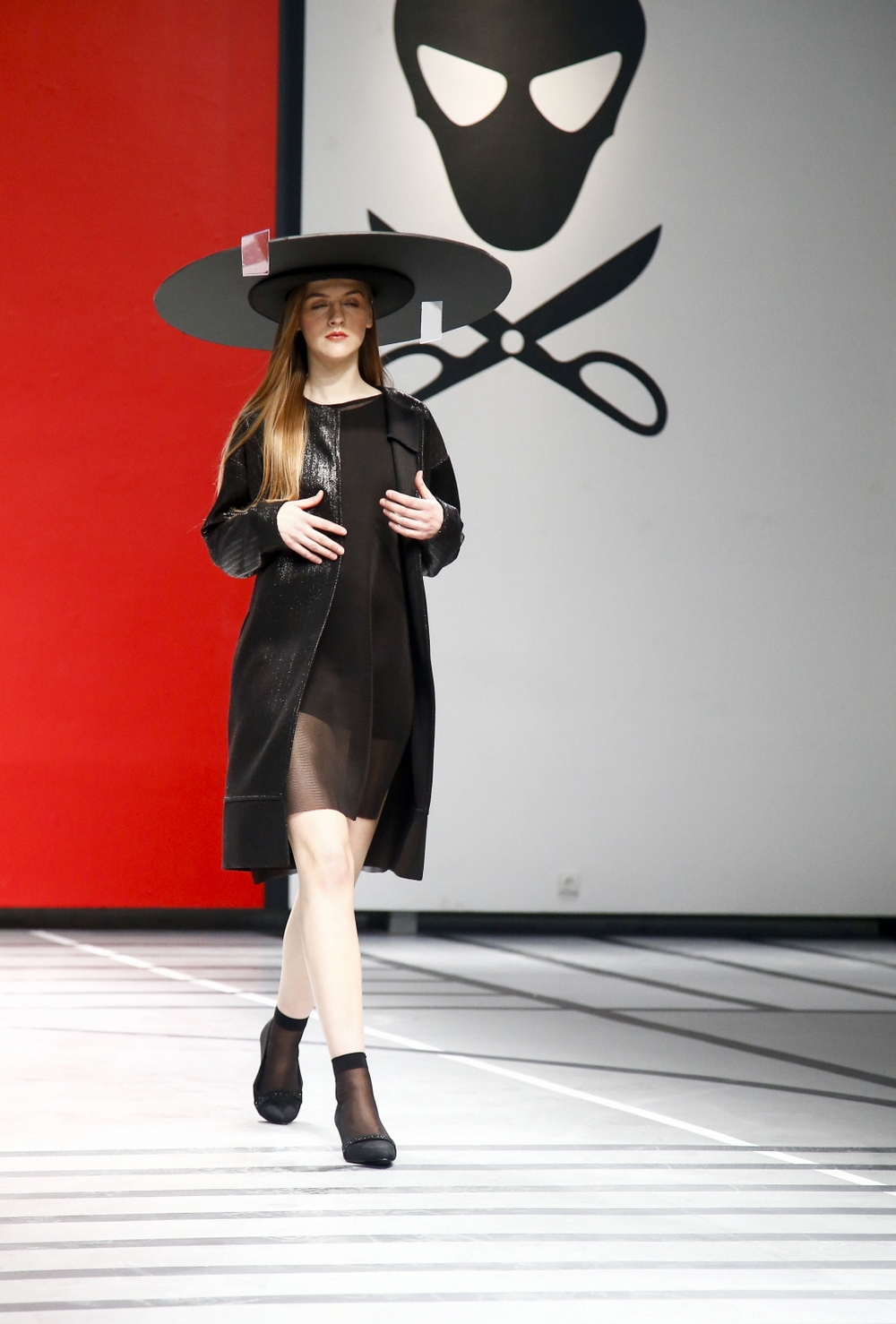 fashion designer Laura Daili collection Vitrum (26)