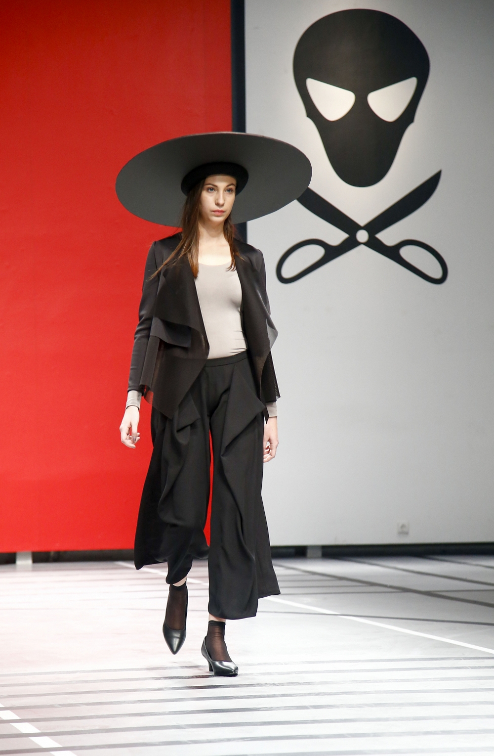 fashion designer Laura Daili collection Vitrum (31)