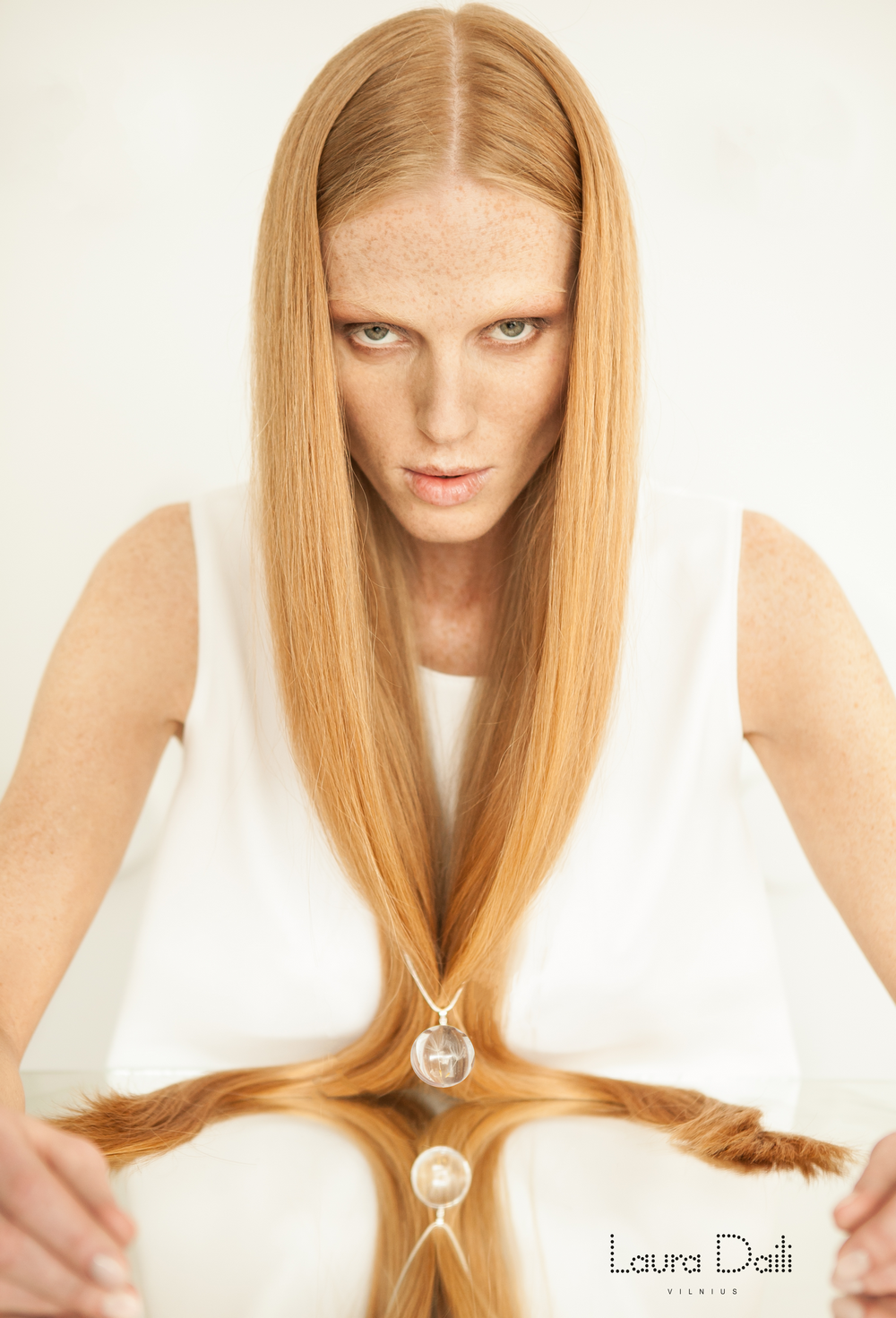 Laura Daili 'Blossom' jewelry, model Rasa Ciune, foto Dalia M Photography (3)
